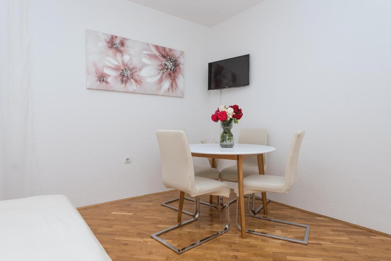 Skiljini Dvori - Apartman มาคาร์สกา ภายนอก รูปภาพ